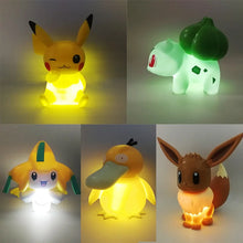 Carga la imagen en el visor de la galería, lámpara Pokémon Pikachu con diferentes motivos.