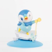 Lade das Bild in den Galerie-Viewer, 4 Stk. Pokemon Figuren Set mit Pikachu, Feelinra Sylveon, Togepi und Piplup (8-10cm)
