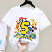 Lade das Bild in den Galerie-Viewer, Niedliches Pokemon Kinder T-Shirt mit Alter Jahreszahl für Feier, Kindergeburtstag etc.
