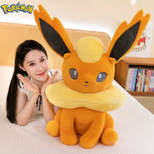 Lade das Bild in den Galerie-Viewer, XXL Flamara Flareon Plüschtier Pokemon (45/60/80cm)
