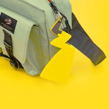 Lade das Bild in den Galerie-Viewer, Pokemon Pikachu Anhänger in 2 Größen
