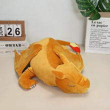 Lade das Bild in den Galerie-Viewer, Niedliches Glurak Charizard Plüsch Kissen (ca. 23cm oder 45cm)
