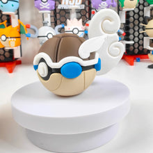 Lade das Bild in den Galerie-Viewer, Premium Pokeball in vielen Motiven Glumanda Charmander, Schiggy Squirtle, Bisasam Bulbasaur, Glurak uvm.
