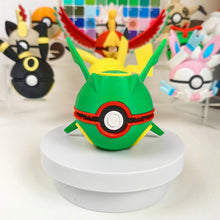 Lade das Bild in den Galerie-Viewer, Premium Pokeball im Groudon, Rayquaza oder Kyogre Look Poké Ball

