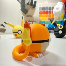 Lade das Bild in den Galerie-Viewer, Premium Pokeball in vielen Motiven Glumanda Charmander, Schiggy Squirtle, Bisasam Bulbasaur, Glurak uvm.
