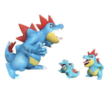 Lade das Bild in den Galerie-Viewer, Impergator Feraligatr Evolution Gruppe mit Karnimani Totodile, Tyracroc  Croconaw, Impergator Pokemon Figuren Set
