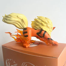 Lade das Bild in den Galerie-Viewer, Glurak Charizard oder Arkani Arcanine Pokemon Figur
