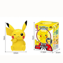 Carica l'immagine nel visualizzatore della galleria, acquista lampade notturne Pokemon in diversi motivi (Pikachu, Eovli, Enton, Bulbasaur, Jirachi).