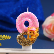 Lade das Bild in den Galerie-Viewer, Pinke Pikachu Glitter Kerze mit Jahreszahl für tolle Geburtstage
