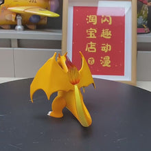 Laden und Abspielen von Videos im Galerie-Viewer, Glurak Charizard oder Arkani Arcanine Pokemon Figur
