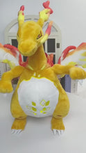 Laden und Abspielen von Videos im Galerie-Viewer, Gigantamax Glurak Charizard Dynamax XXL Pokemon Plüschtier (ca. 35cm)
