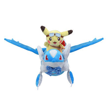 Cargue la imagen en el visor de la galería, compre Pikachu & Latios / Peluches de peluche de Pokémon de peluche de Latias (aprox.25 cm)