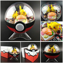 Cargue la imagen en el visor de la galería, compre Big Pokeball con figura de Pokémon