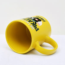 Carga la imagen en el visor de la galería, compra la taza de café Detective Pikachu