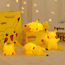 Carica l'immagine nel visualizzatore della galleria, acquista la simpatica luce notturna della lampada Pikachu in diversi motivi