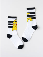 Lade das Bild in den Galerie-Viewer, Stylishe Pokemon Pikachu Socken kaufen
