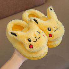 Cargue la imagen en el visor de la galería, compre zapatillas de niños de peluche de Pokemon Pikachu