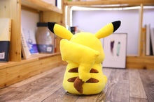 Carica l'immagine nel visualizzatore della galleria, acquista il peluche XXL Pikachu (circa 60 cm).
