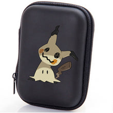 Cargue la imagen en el visor de la galería, compre la bolsa de colección y protección de cartas de Pokémon (50 uds.).