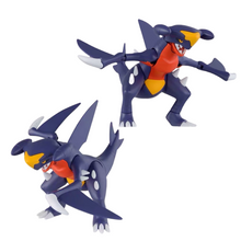 Lade das Bild in den Galerie-Viewer, Knakrack Garchomp Figur Pokemon Spielzeug kaufen
