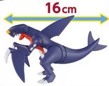 Lade das Bild in den Galerie-Viewer, Knakrack Garchomp Figur Pokemon Spielzeug kaufen
