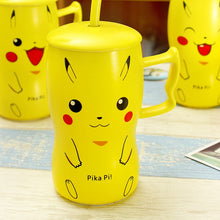 Carga la imagen en el visor de la galería, compra la taza de Pokemon Pikachu